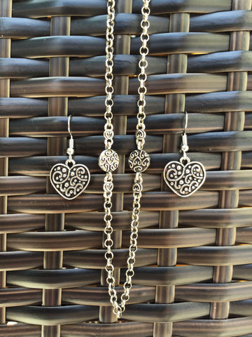 Hangin’ Heart Necklace set